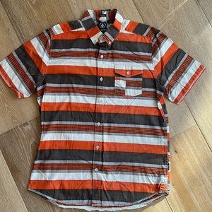 Men’s Volcom button down shirt, size L